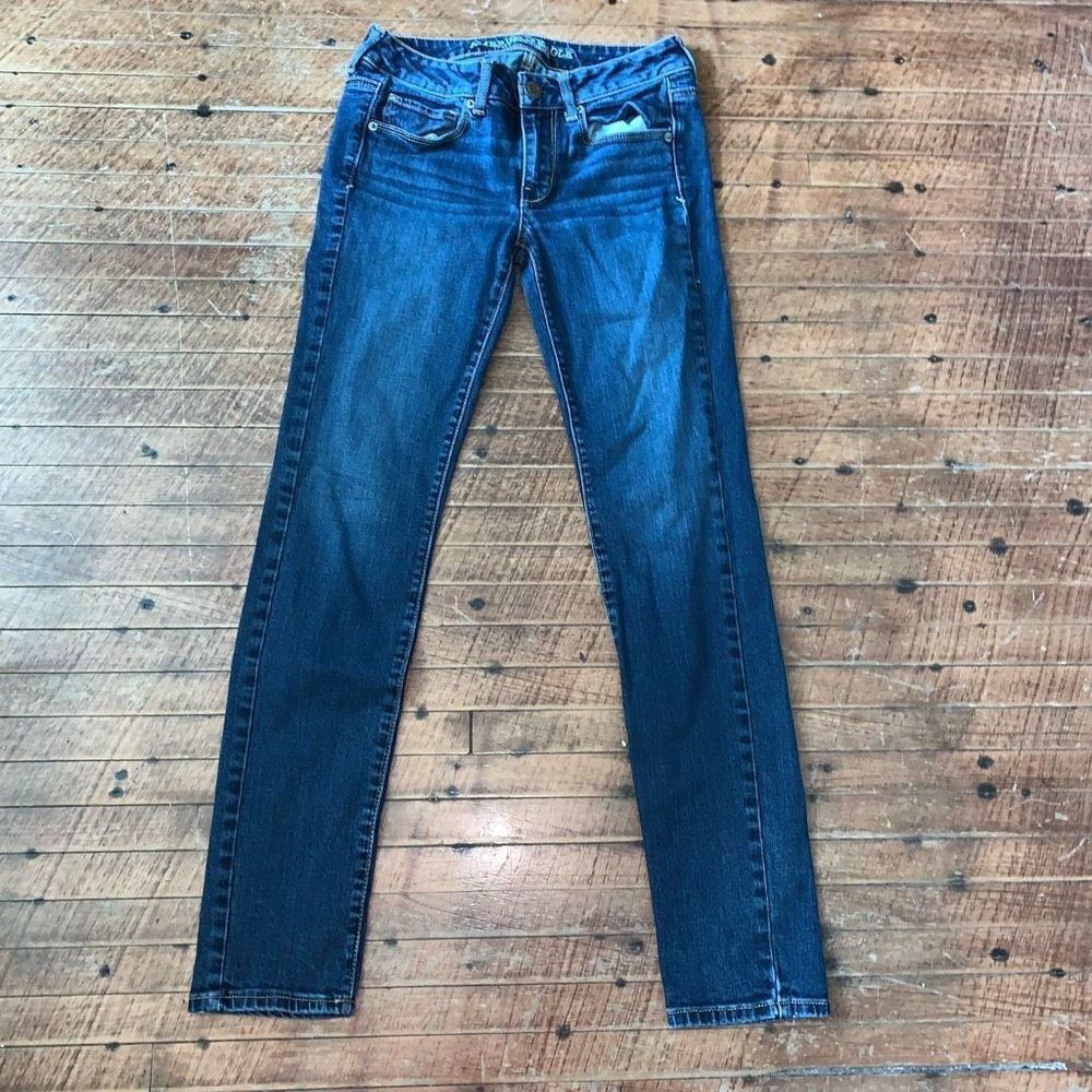American Eagle distressed dark wash 2 skinny normcore jeans